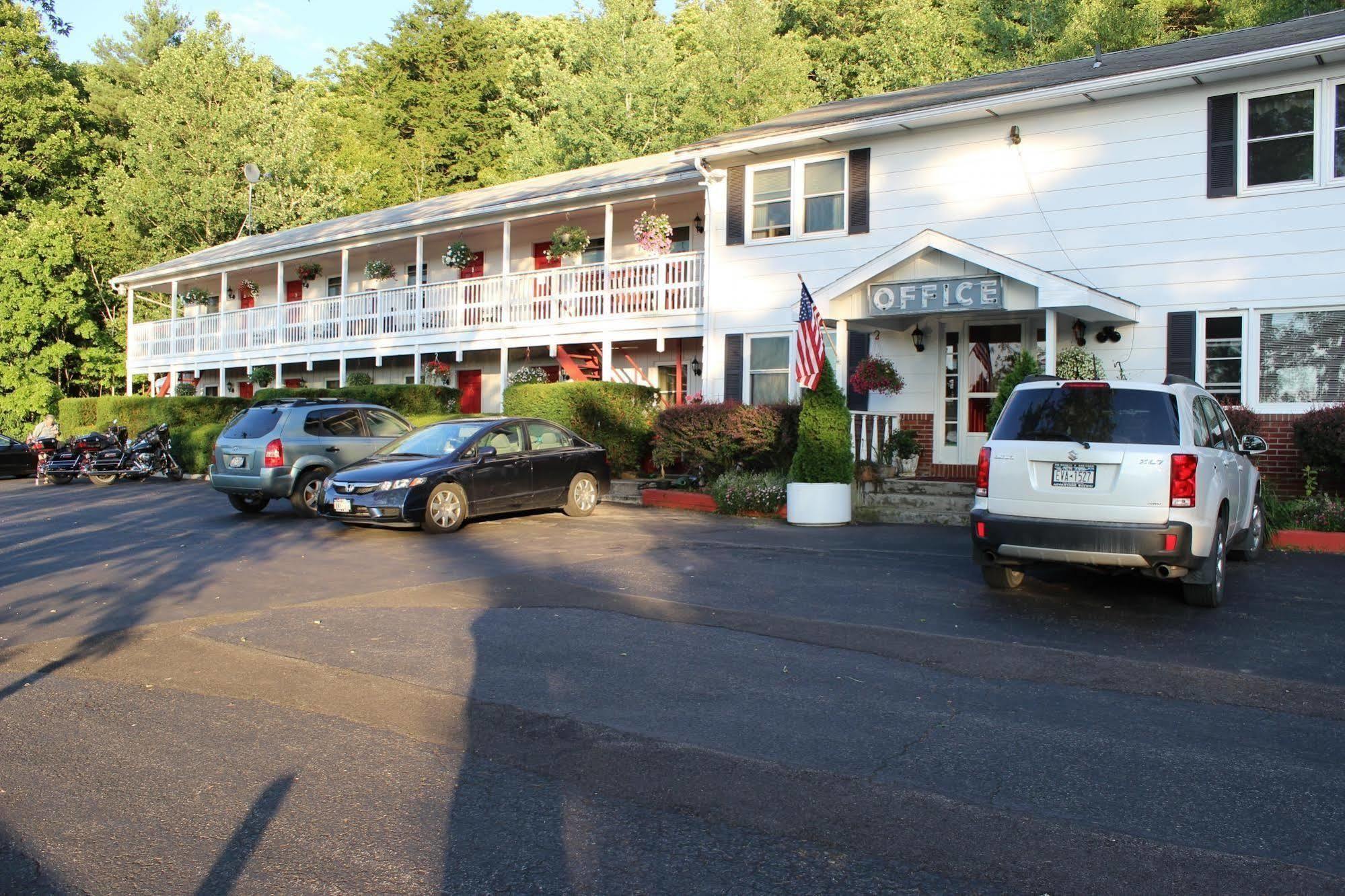 Chatham Travel Lodge Old Chatham Exterior foto